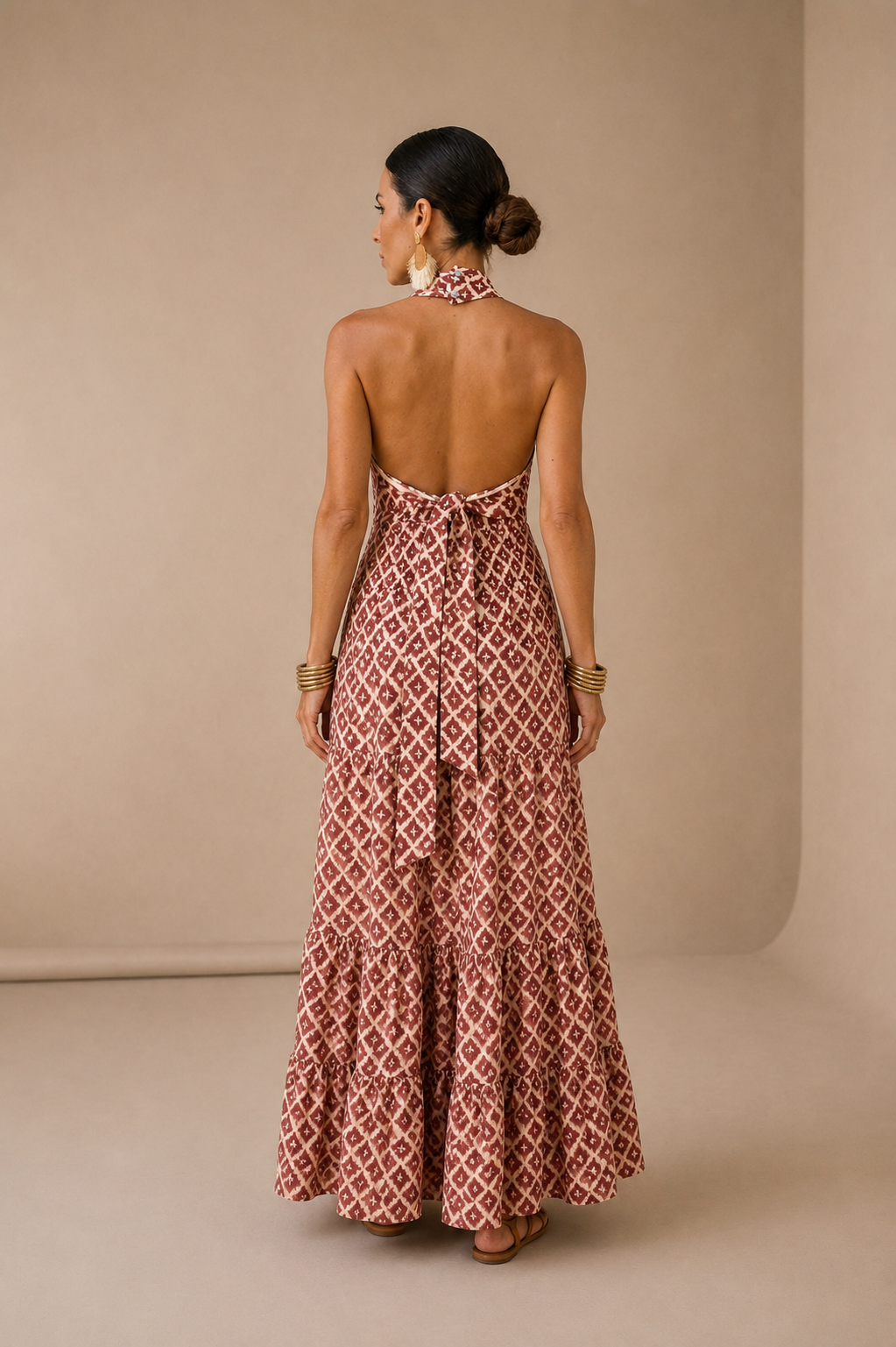 Elsa | Conjunto Elegante con Diseño de Hombros Descubiertos Position 2
