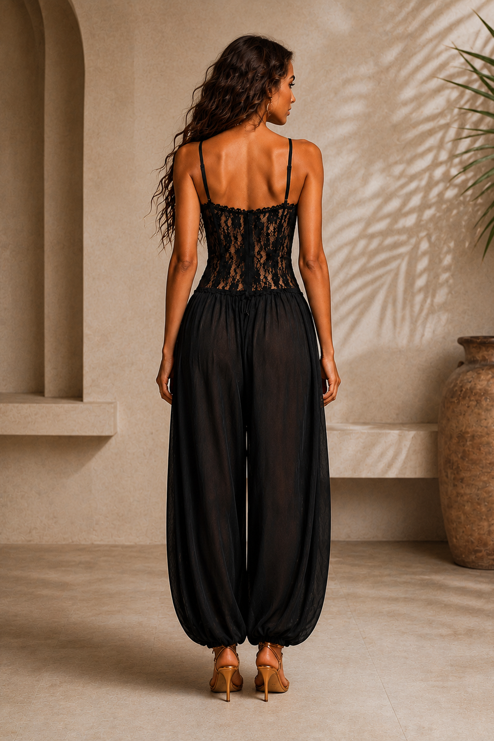 LAIA|MONO HALTER CON ENCAJE FLUIDO