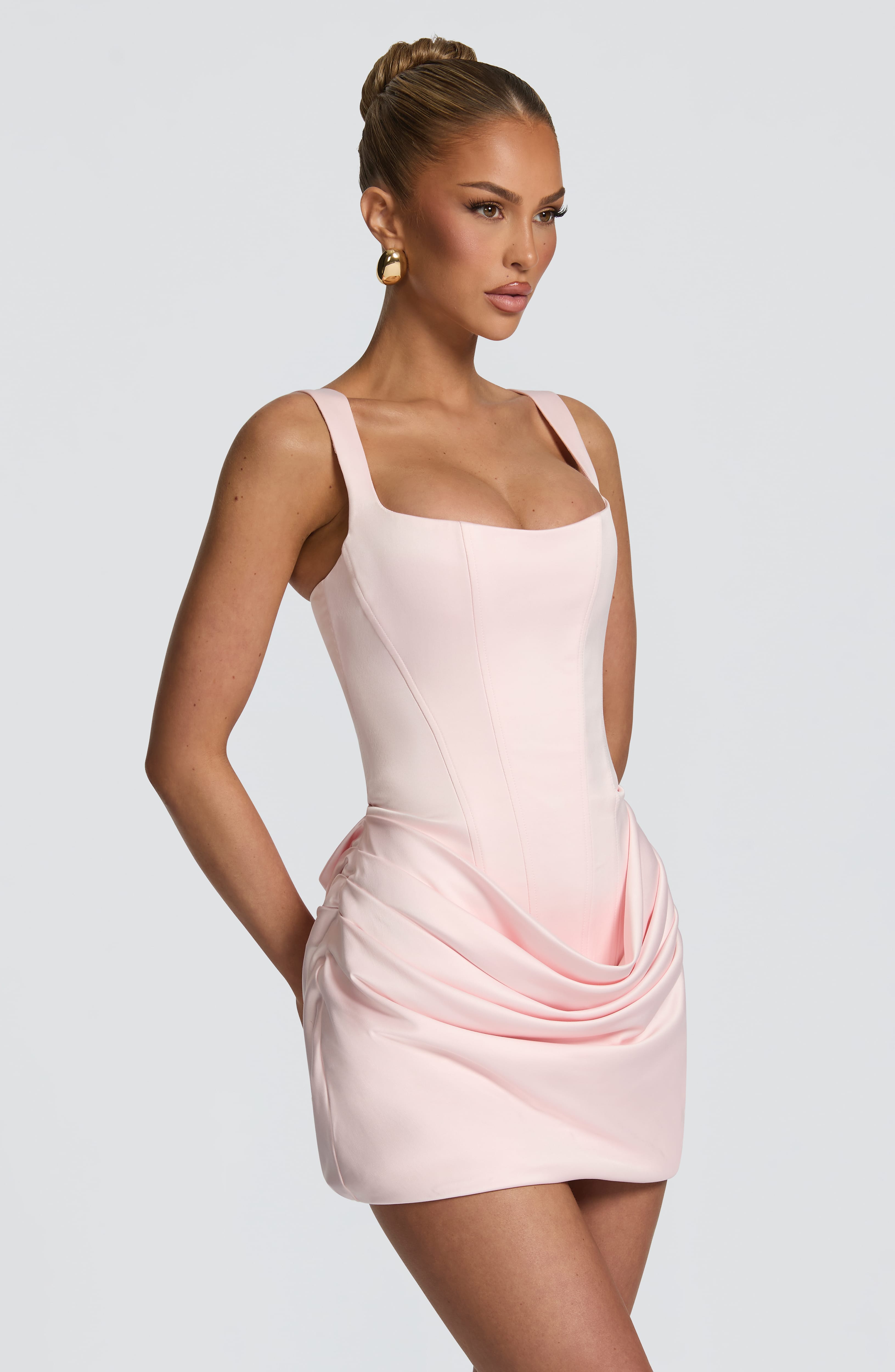 Imogen™ - Vestido Mini en Satén Blush Position 3