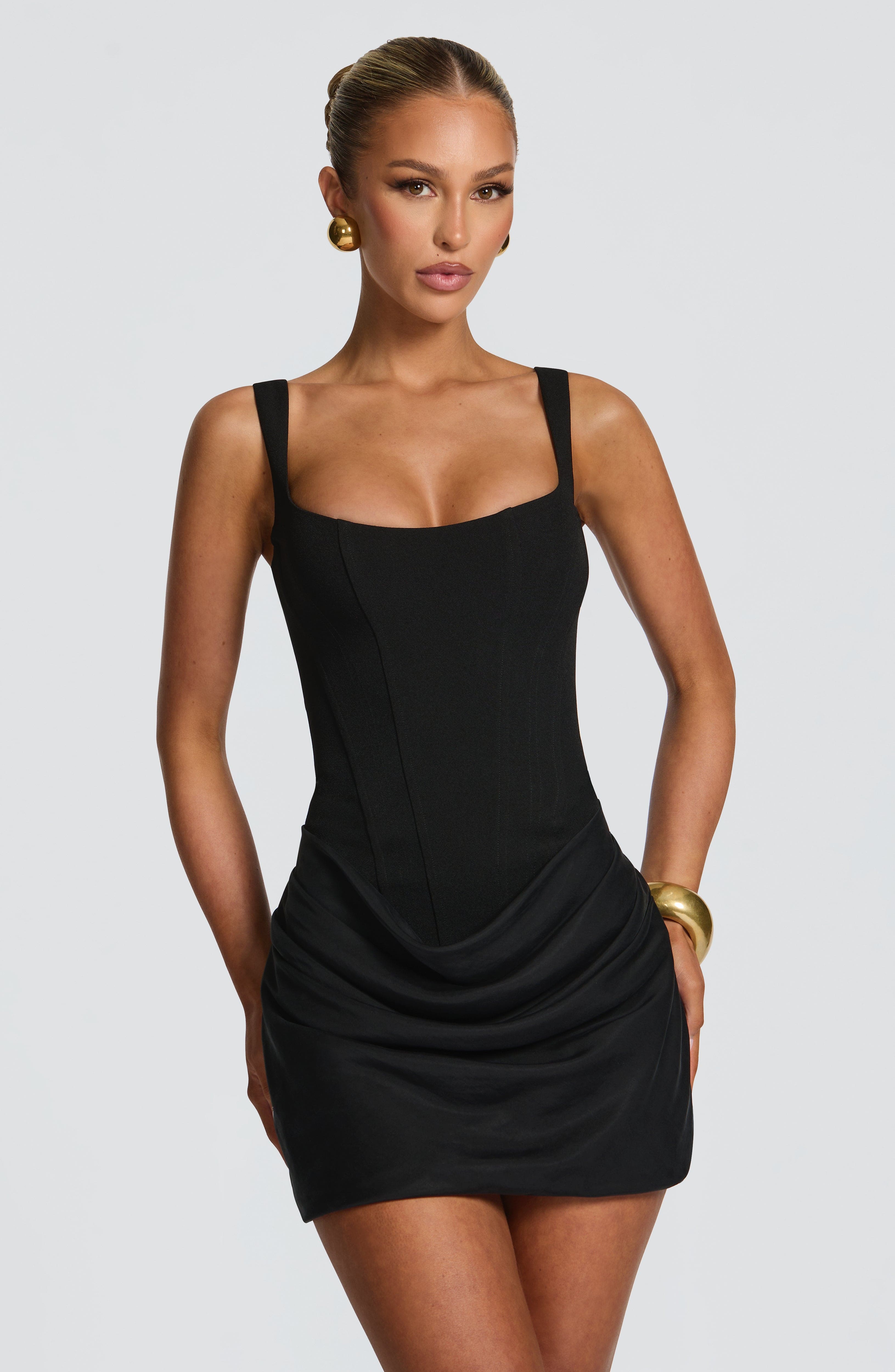 Lucía™ - Vestido Mini en Crêpe y Lyocell Negro Icónico Position 1
